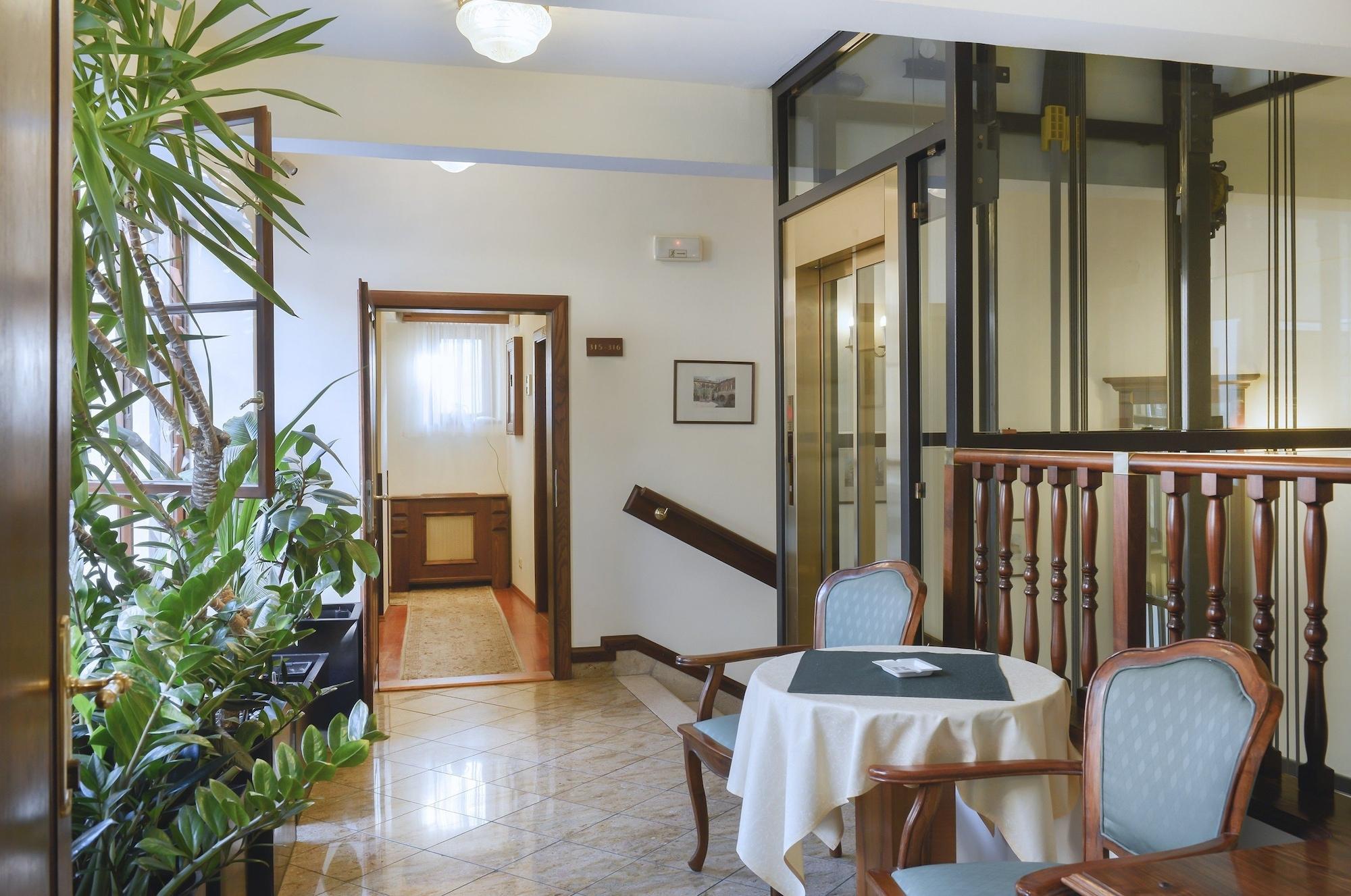 Grand Hotel Praha Eksteriør billede